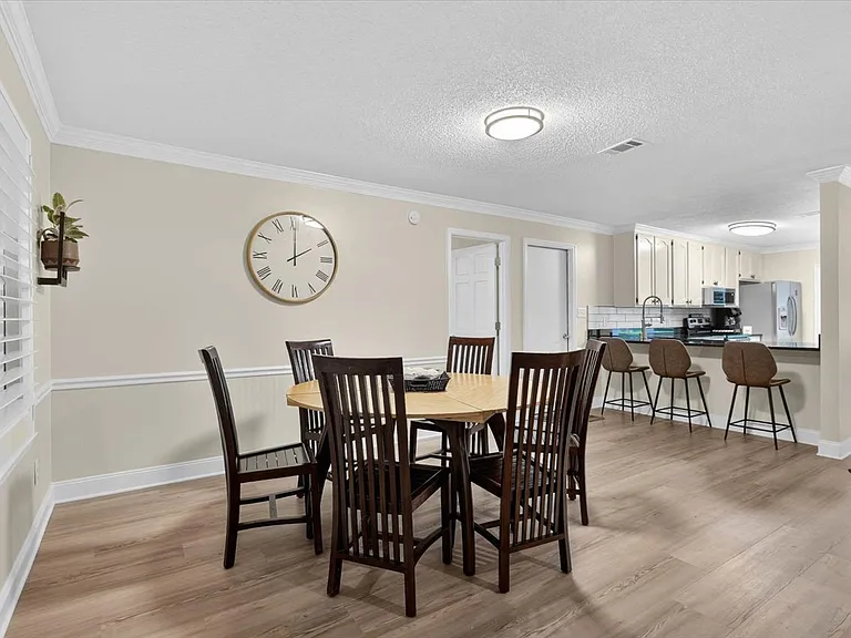 3520 Clifden Dr — Photo 42
