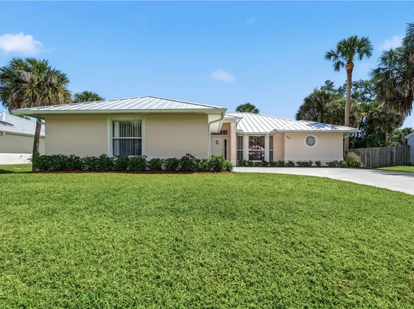 352 Quarry Ln, Sebastian, FL 32958