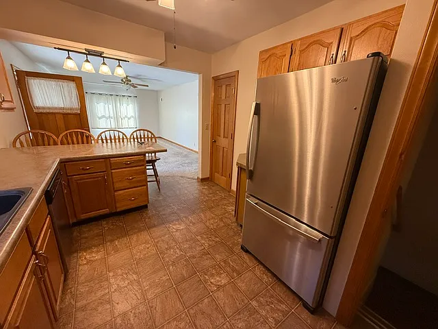 205 W Clay St — Photo 6