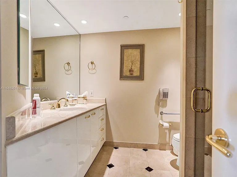 199 Ocean Lane Dr #901 — Photo 1