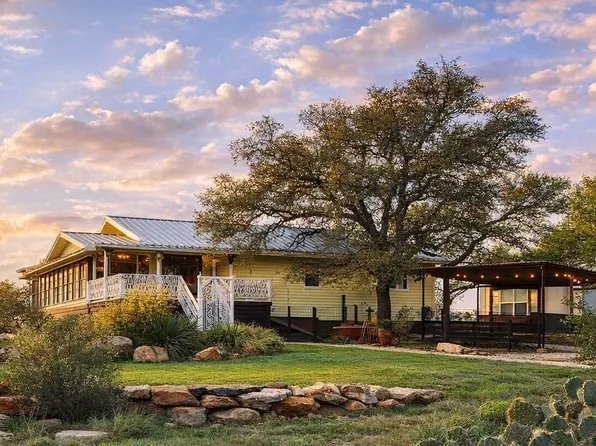 874 Sandy Mountain Dr, Sunrise Beach, TX 78643