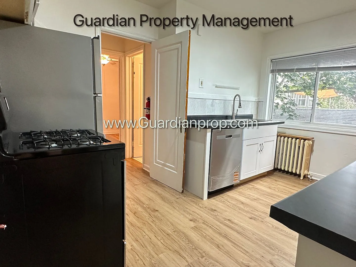 Linden Hills Side By Side, Dishwasher, Attached Garage, Washer/Dryer — Photo 1