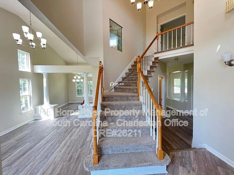 4 bed, 3.0 bath, 2000 sqft, $2,300 — Photo 3