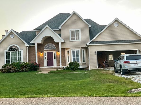 53 Walnut Dr