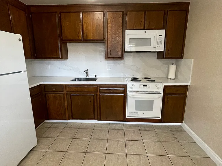 700 Harvard Ave #3 — Photo 7