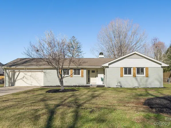 45 Broadview Cir, Brevard, NC 28712