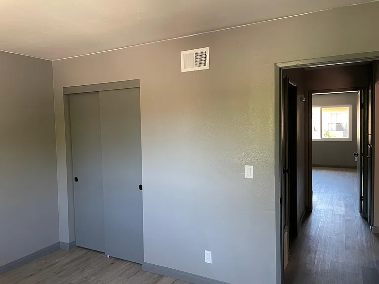 1011 W 7th St #3 — Photo 22