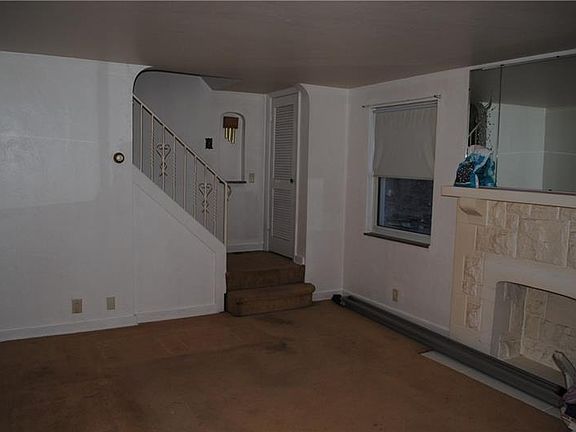 3rd image of 208 Kaufmann Ave