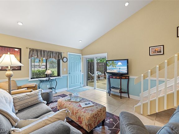 4th image of 8977 Somerset Blvd