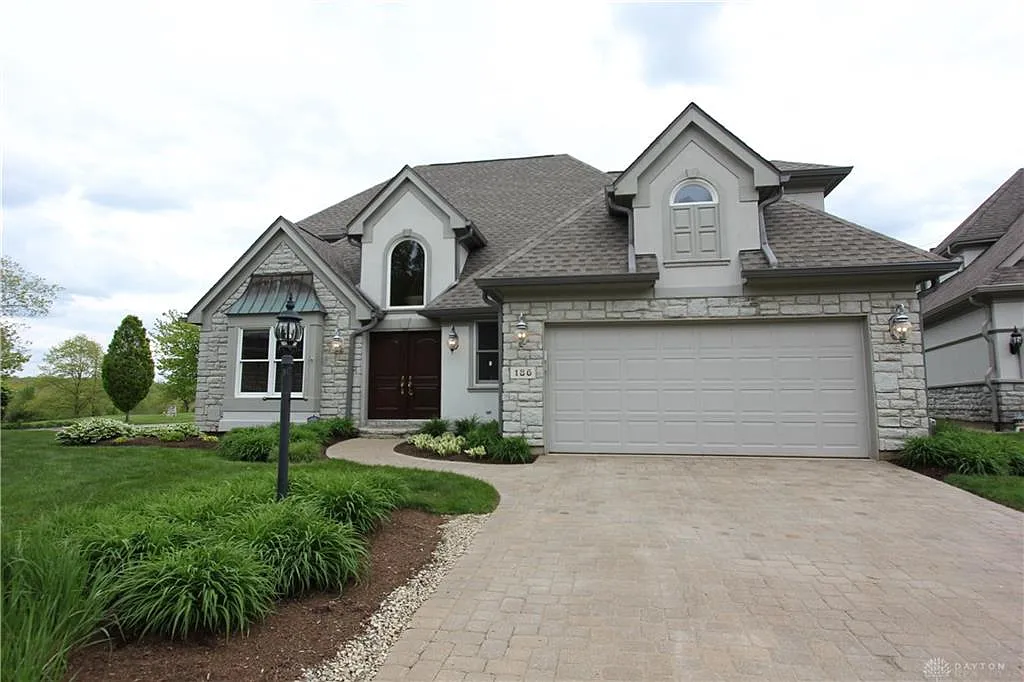 186 Barrington Village Dr photo 1