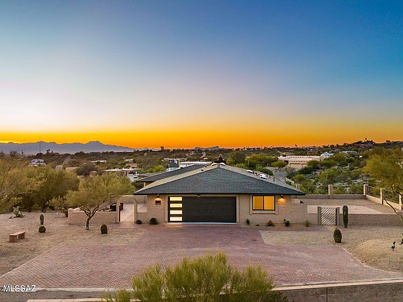 3rd image of 4905 N Craycroft Rd