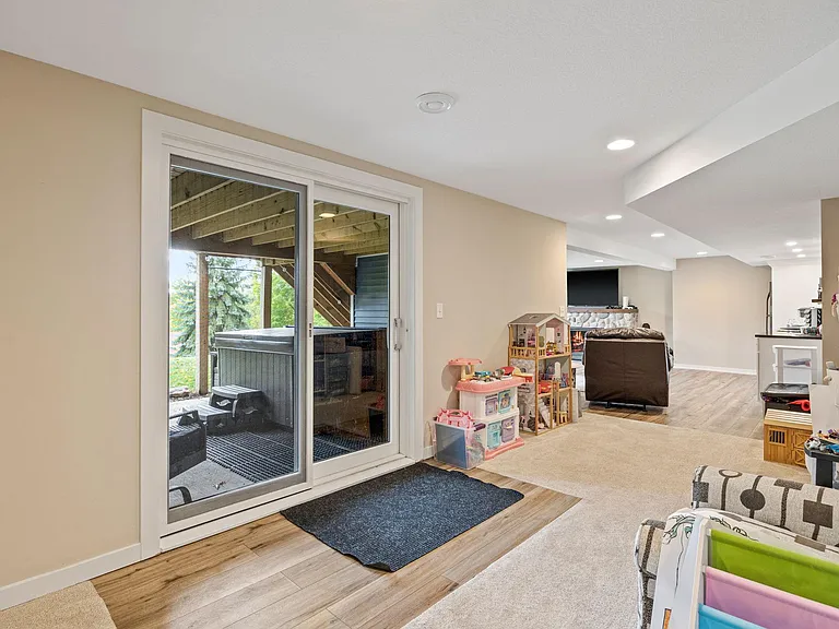 7080 Redwing Ln — Photo 16