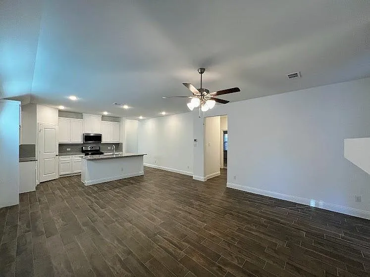 1401 Elizabeth St — Photo 4