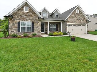 6225 Hampton Chase Dr, Clemmons, NC 27012