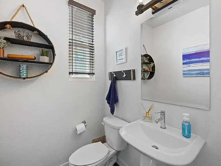 1562 Vista Del Mar Way #1 — Photo 16