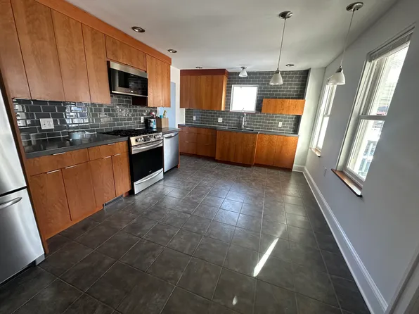 85 West St, Winooski, VT 05404