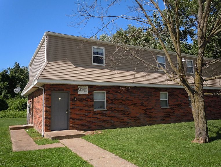 1st image of 210 Anthony Dr APT C
