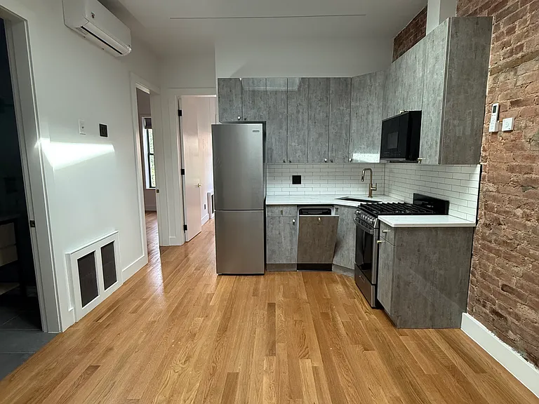 6080 Catalpa Ave #2-B — Photo 1