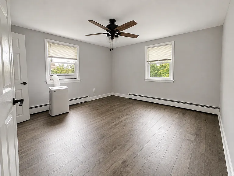20 Woodlawn Ave #B — Photo 4