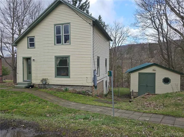 74 Leavenworth St, Cattaraugus, NY 14719