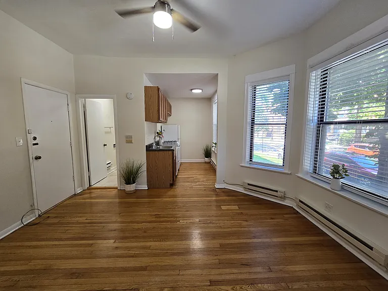 917 W Waveland #1A — Photo 9