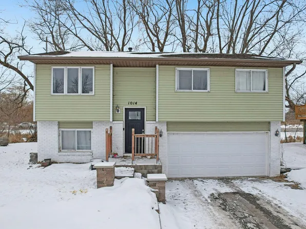 1014 10th Ave SW, Forest Lake, MN 55025