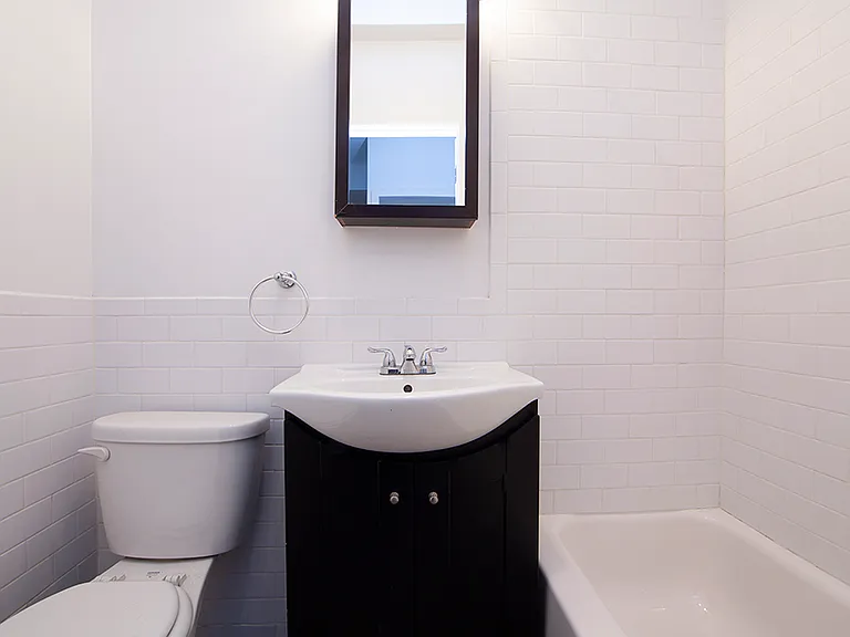 15 Essex St #10 — Photo 12