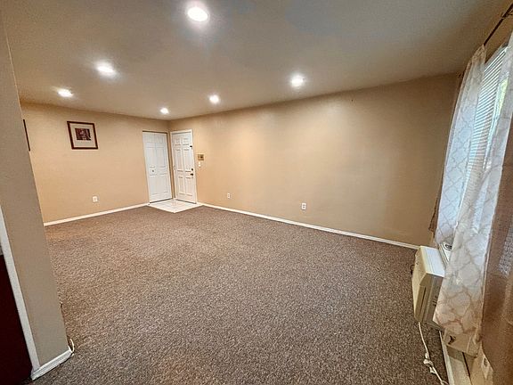 2nd image of 10 Scuppo Rd Unit A10
