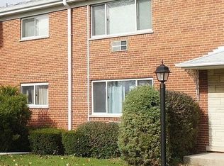 1230 Carol St #2B, Park Ridge, IL 60068
