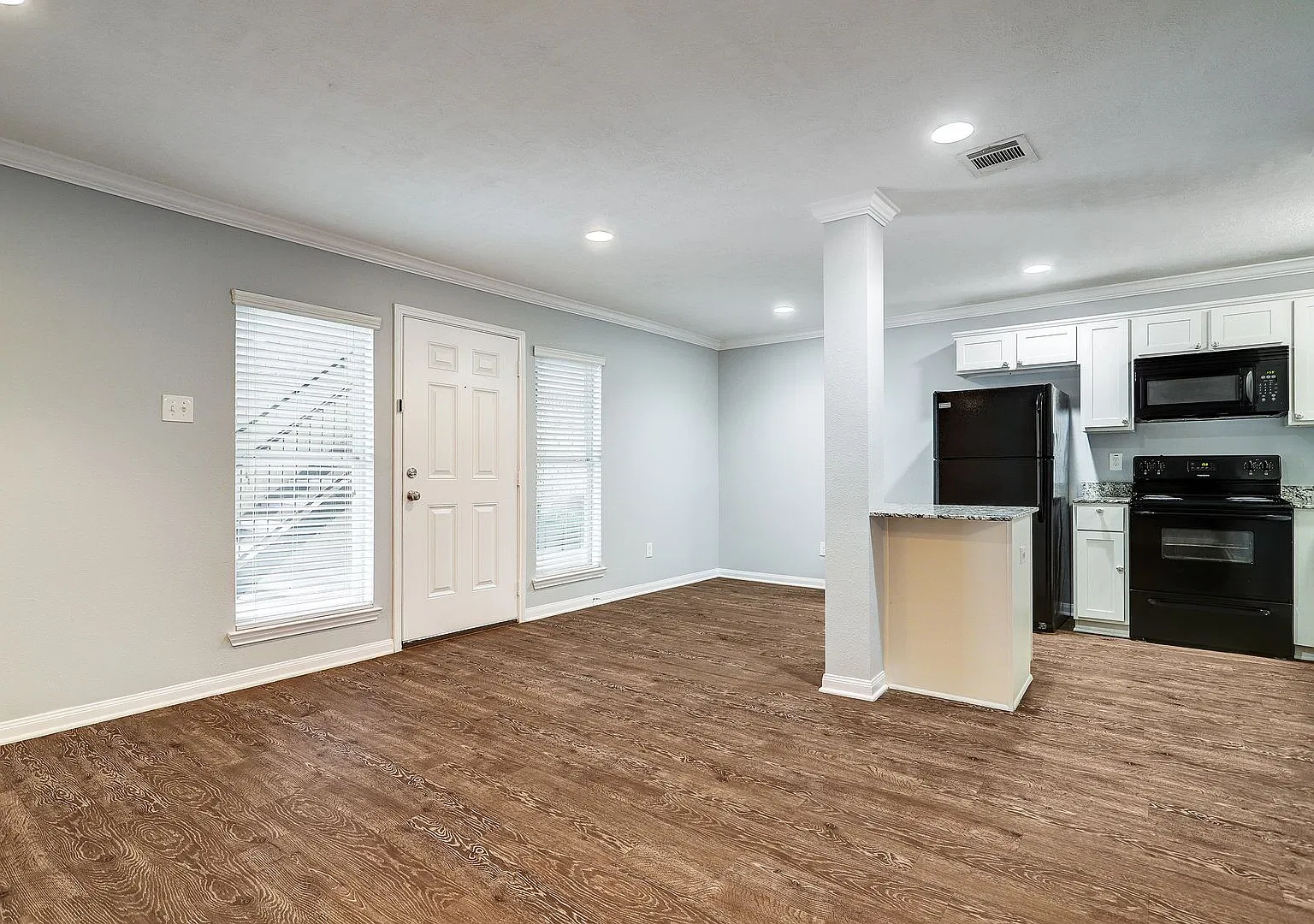 835 Heights — Photo 3