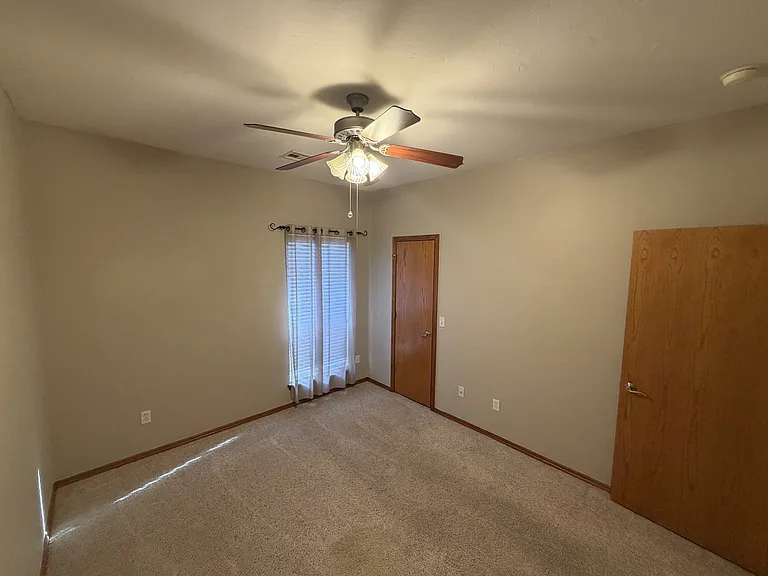 608 N Cherokee Way — Photo 10