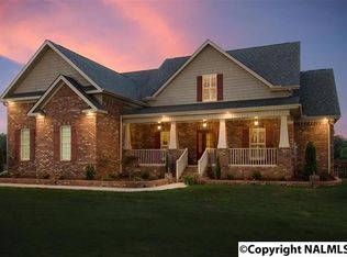 2529 Woodhurst Dr, Huntsville, AL 35803