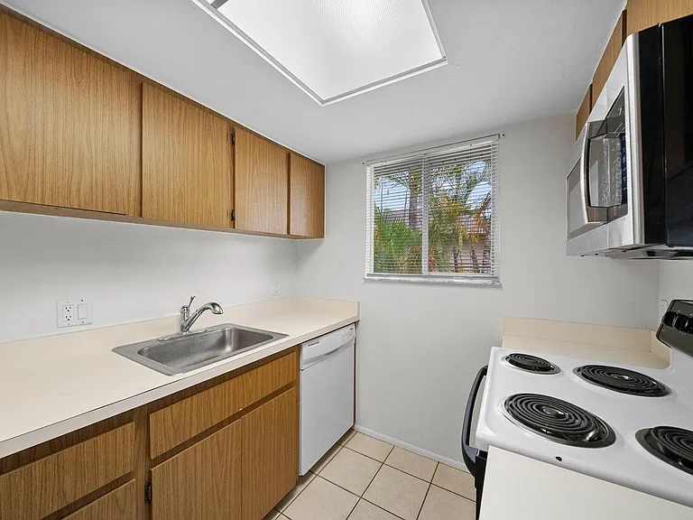 3401 New South Province Blvd #4 — Photo 9