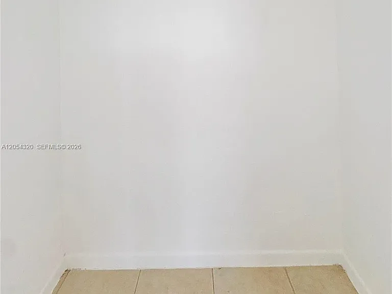 4061 N Dixie Hwy #31 — Photo 8