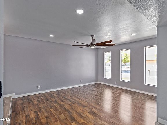 5th image of 1199 W Linda Ln