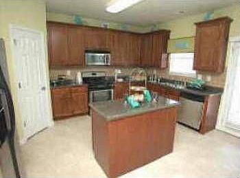 3rd image of 3701 Zoey Lee Dr
