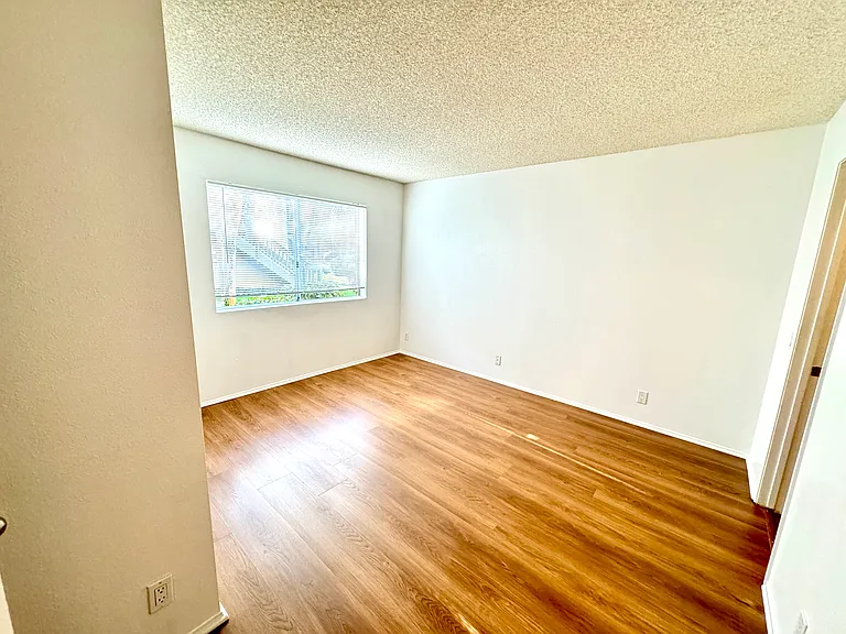 Martin Woods Apartment Homes — Photo 14