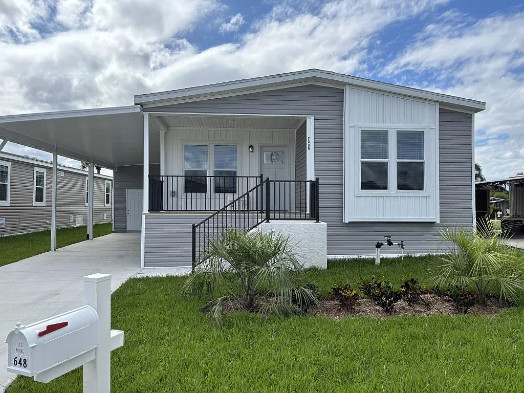 3 bed, 2.0 bath, 1460 sqft, $2,299 — Photo 1