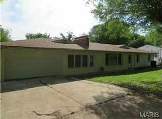 1376 N Elizabeth Ave, Saint Louis, MO 63135