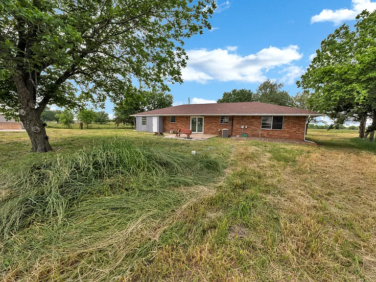 9209 FM 1570 N — Photo 64
