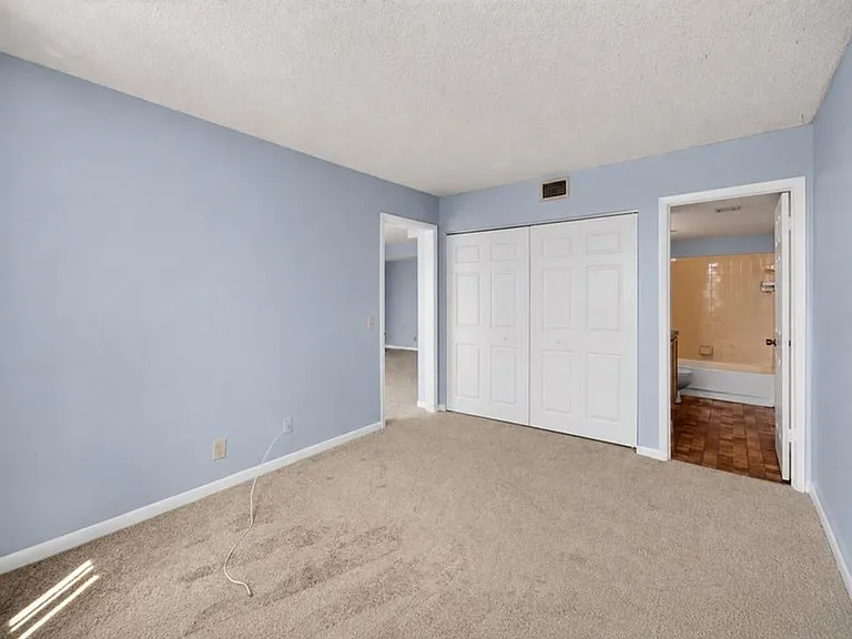 724 Executive Center Dr #31-8-31 — Photo 12