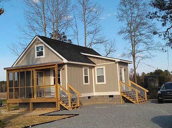 166 Governor Moore Rd, Clinton, NC 28328