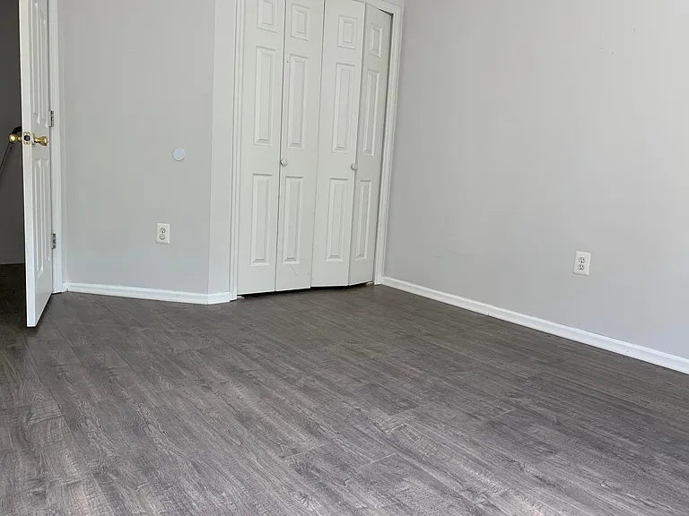77 Prestwick Way — Photo 18