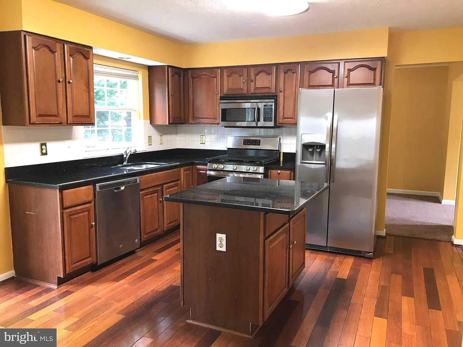 4 bed, 3.5 bath, 1904 sqft, $3,500 — Photo 4