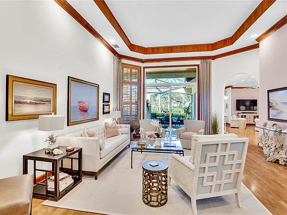 5th image of 105 Island Cottage Ln