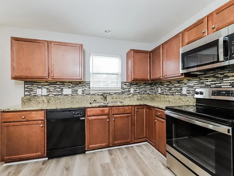 5063 Hogan Point Ct — Photo 10