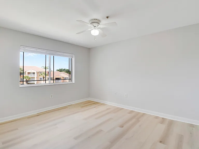 121 SW Palm Dr #306 — Photo 23