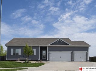 16202 Larimore Cir, Omaha, NE 68116