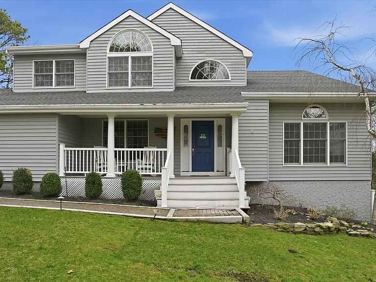 20 Stuart Ct — Photo 3