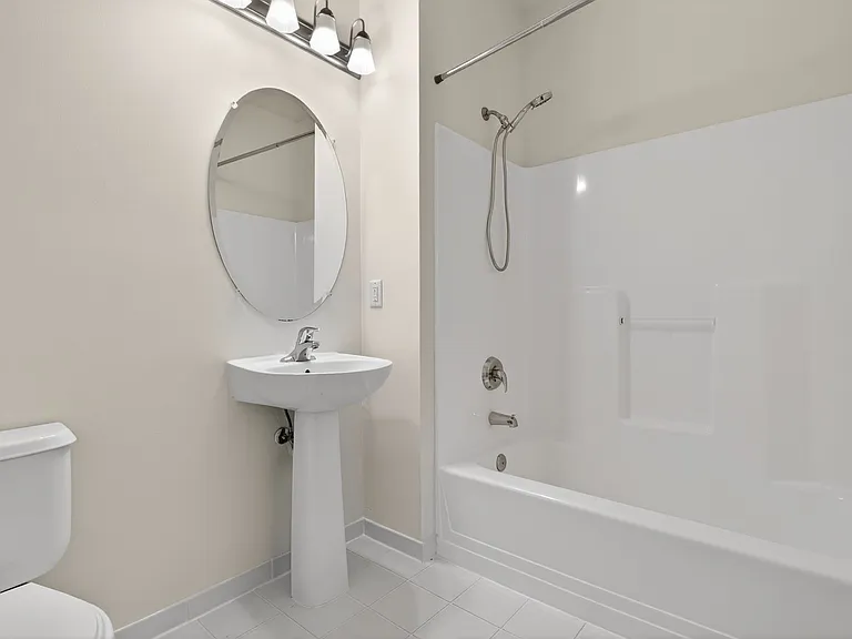 The Apartments At Weatherby — Photo 23